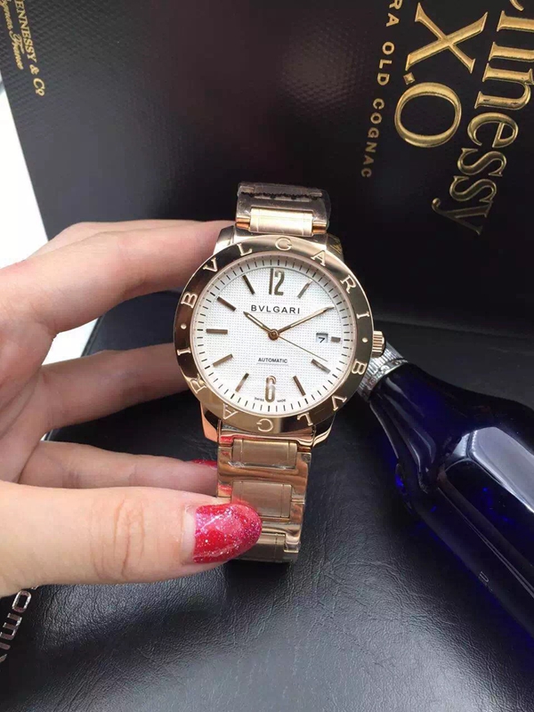 ブルガリ時計正面デザイン